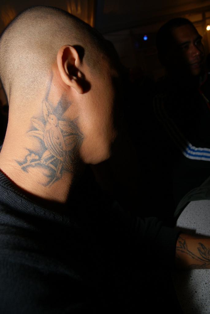 Diseños espectaculares de tatuajes en el cuello.